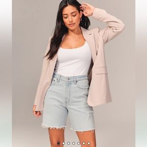 Abercrombie Curve Love Light Wash Denim 7” Dad Shorts